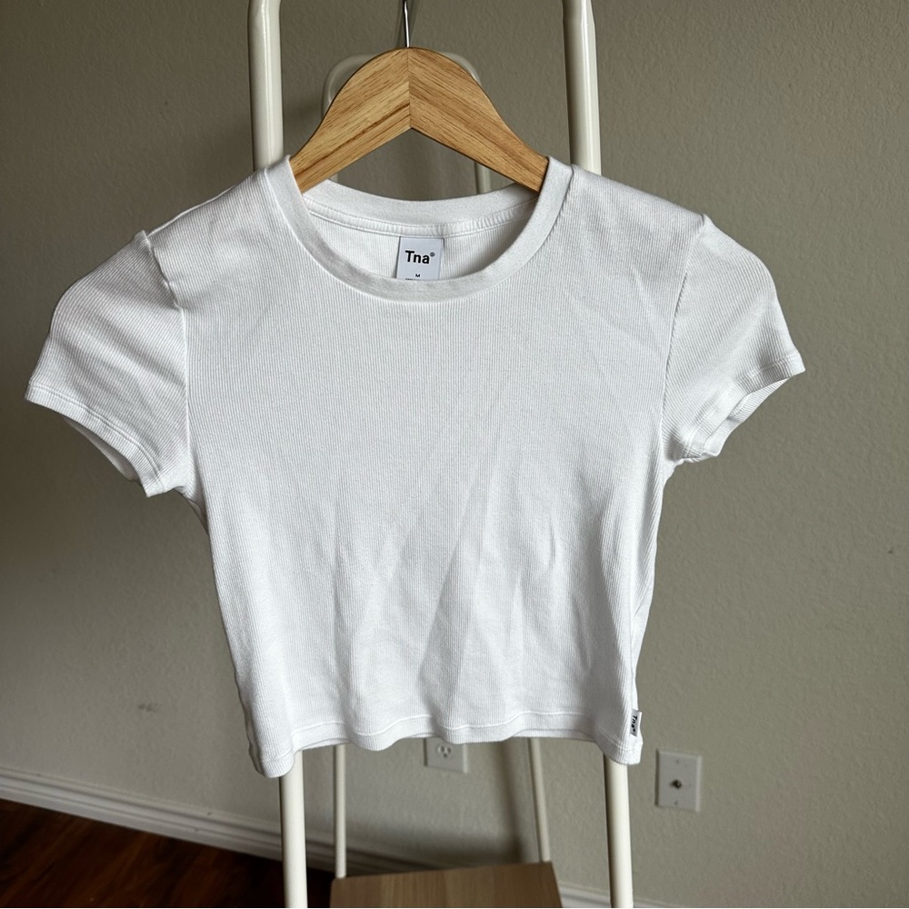 Aritzia baby tee